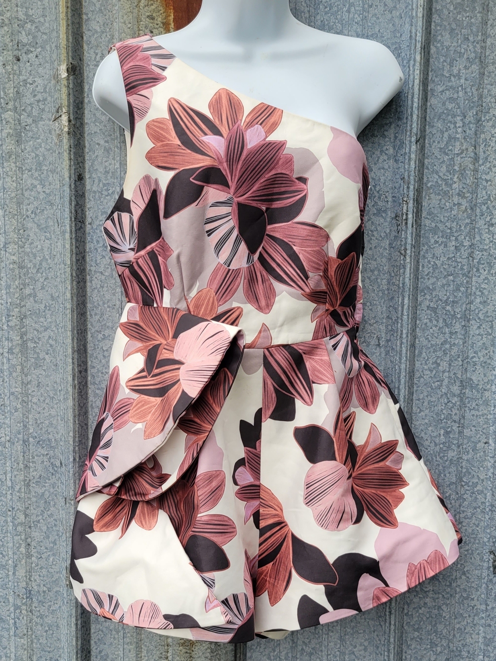 One-Shoulder Floral Peplum Top in Blush and Cream Size Medium